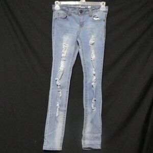 ALMOST FAMOUS Skinny size 5 destroyed / distressed / damaged denim